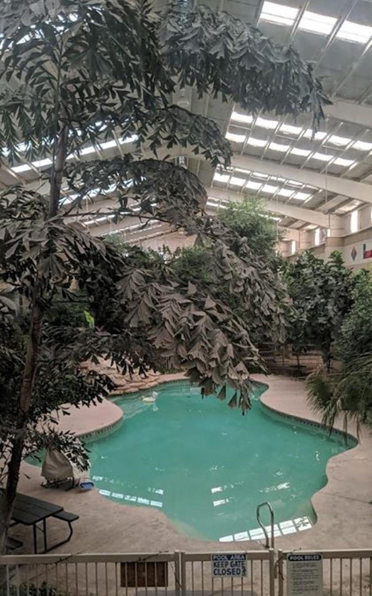 Atrium Inn Форт-Стоктон Экстерьер фото